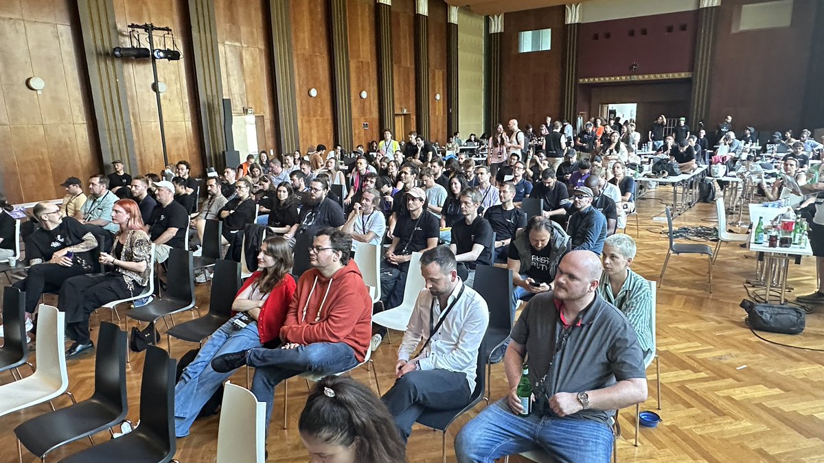 danicuki's tweet image. Here is the @Polkadot dead chain hackathon presentation room. 55 teams, $100,000 in prizes. At @Web3summit Berlin thks to @joinwebzero