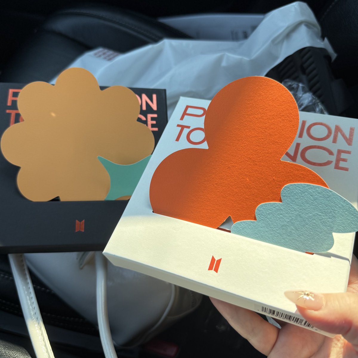 stop you can display the confetti thing on the cover 🥹🥹