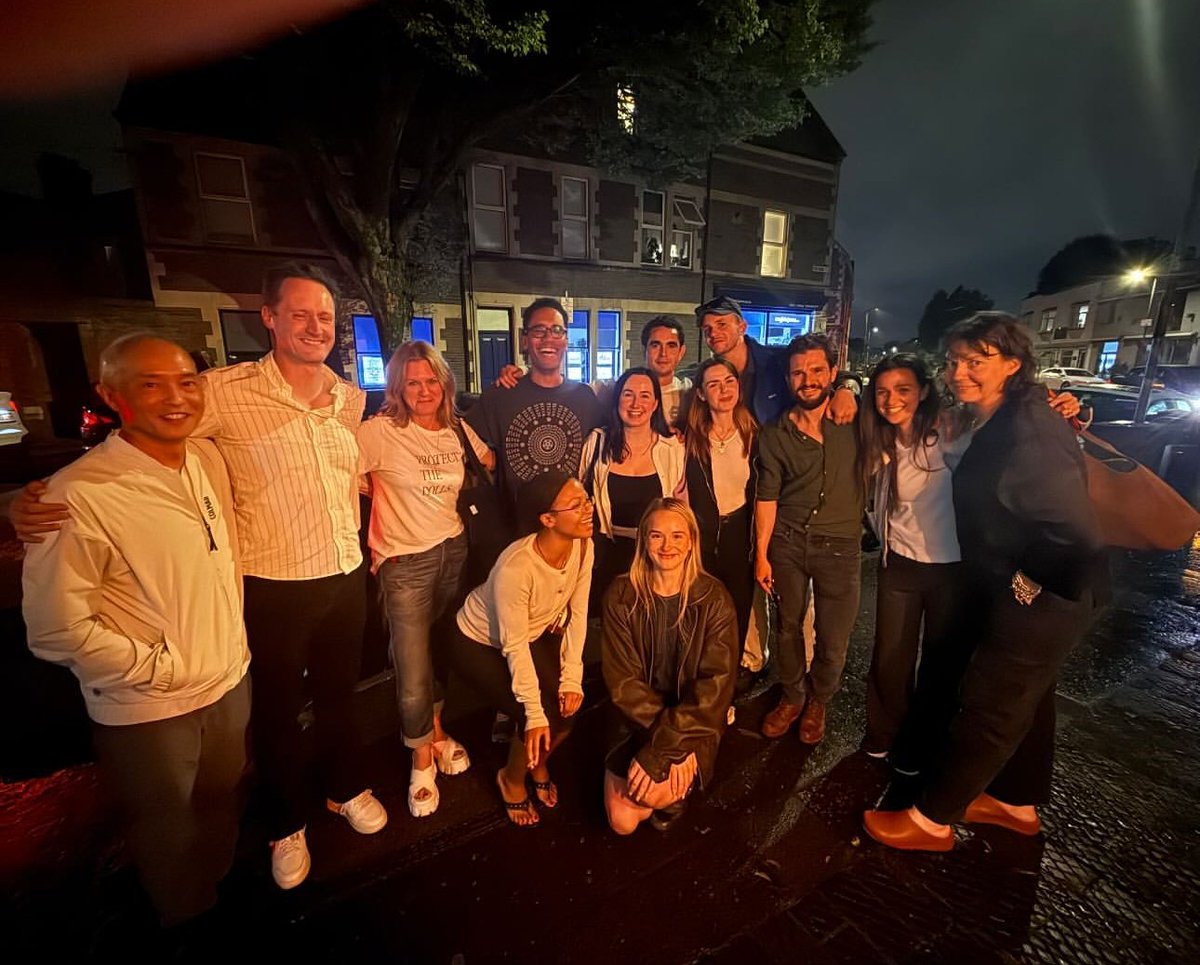 shipkafiles's tweet image. Kiernan Shipka with the cast and crew of HBO’s ‘INDUSTRY’ recently.