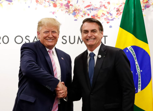 Bitcoin_Only21M's tweet photo. @BolsonaroSP @realDonaldTrump @jairbolsonaro O Brasil é governado pelo crime organizado, Alexandre de Moraes e Lula são demônios. Seus apoiadores um bando de ignorante, ratos de lixão. Espero que o Pres. Trump possa ajudar a retirar essa quadrilha do poder e a restaurar a integridade do Brasil com a volta de Bolsonaro. https://t.co/g77LnMpBPk