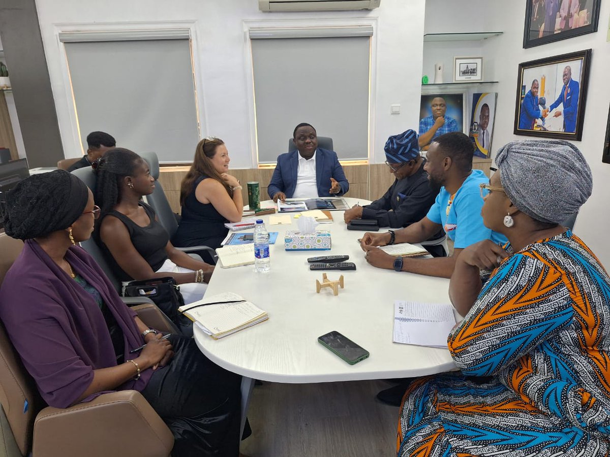 EnergyNet Limited, led by its Public Sector Engagement Manager, Gemma Gosling, paid a courtesy visit to the Ministry. During the meeting, the team discussed potential areas of partnership. The HC welcomed the initiative and affirmed the Ministry’s willingness.