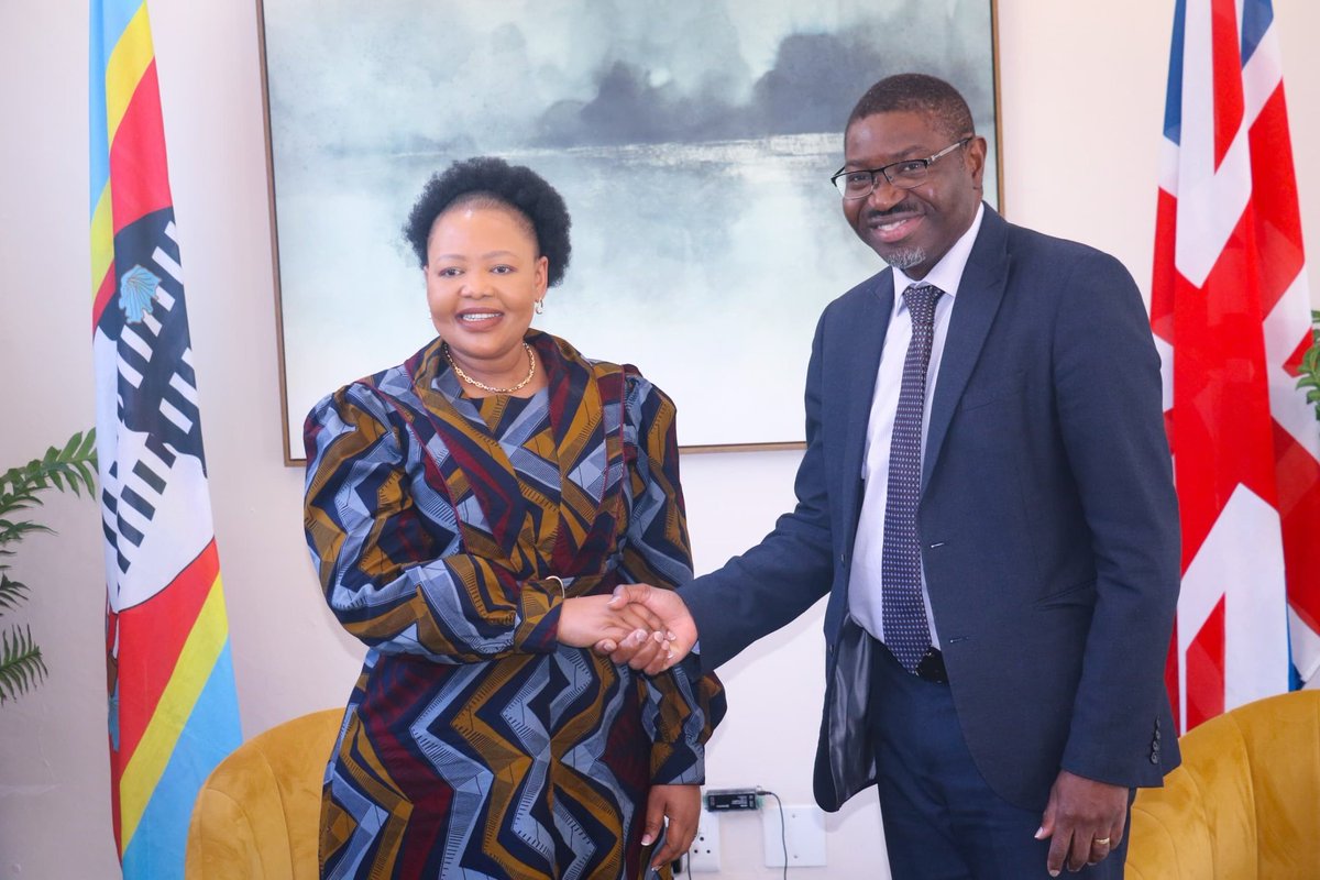 DapoAkandeLaw's tweet image. My commitment to the rule of law began in Africa. Now, it drives my work as an international lawyer.
This week I spoke to leaders in 🇧🇼🇱🇸🇸🇿🇿🇦 about why it is vital African voices are not only heard, but shape the future of international law and the institutions that underpin it.