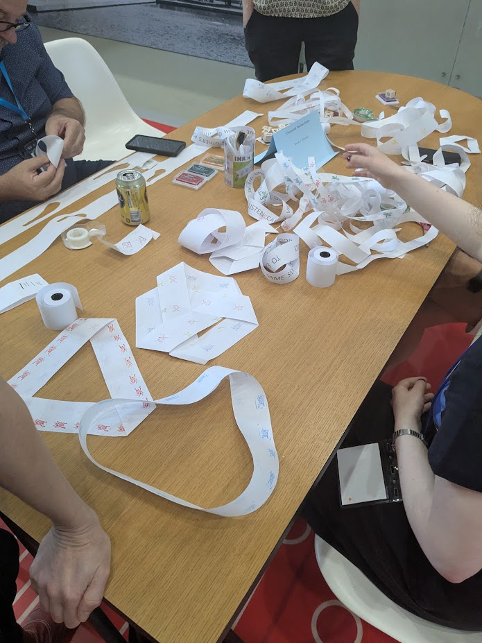 msmathcomp's tweet image. The @BridgesMathart conference traditionally closes with &quot;#Family Day,&quot; an offer of a collection of #arts and #crafts activities, openly and freely accessible to the public. Here, the community shares their love of #MathArt and #IllustratingMath with the local folks.