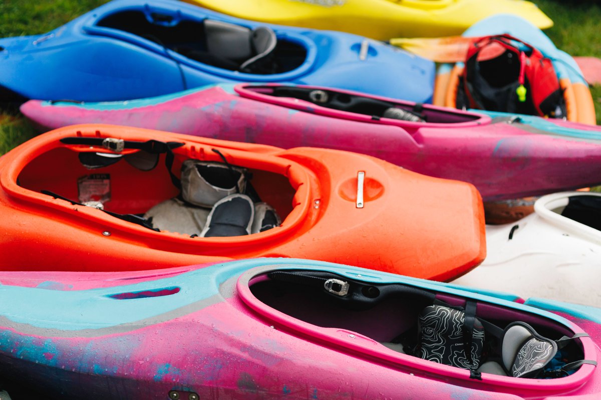 Canada's tweet image. The paddling “flash-mob” is tomorrow! A beloved Ottawa tradition of colourful canoes and kayaks will gather at Hartwells Lock on the #RideauCanal. Open to all skill levels, it’s a cornerstone of summertime in the capital. Will you be going? 🛶🌊