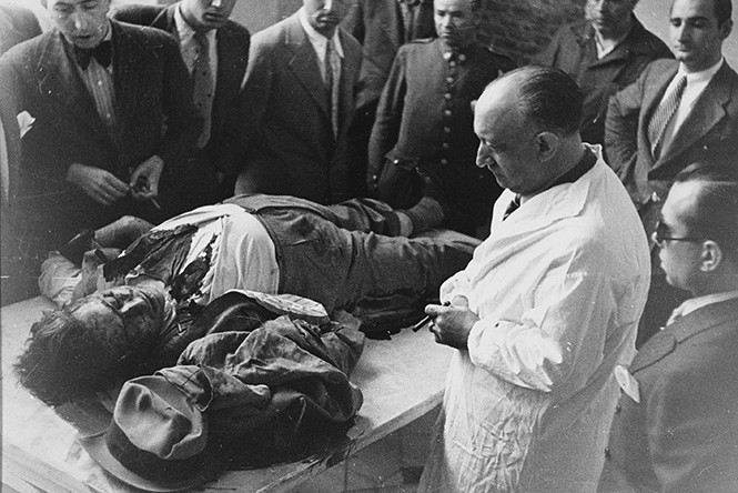 GlezFeder's tweet photo. Luis Cuenca Estevas (PSOE), dio muerte a Calvo Sotelo (foto 2) el 13 de julio de 1936, mediante dos disparos en la nuca. Años después, ETA, utilizaría (entre otros), el mismo sistema, para asesinar a sus víctimas. Cuatro días más tarde, se inició la guerra civil. https://t.co/4RYqAmTpC6