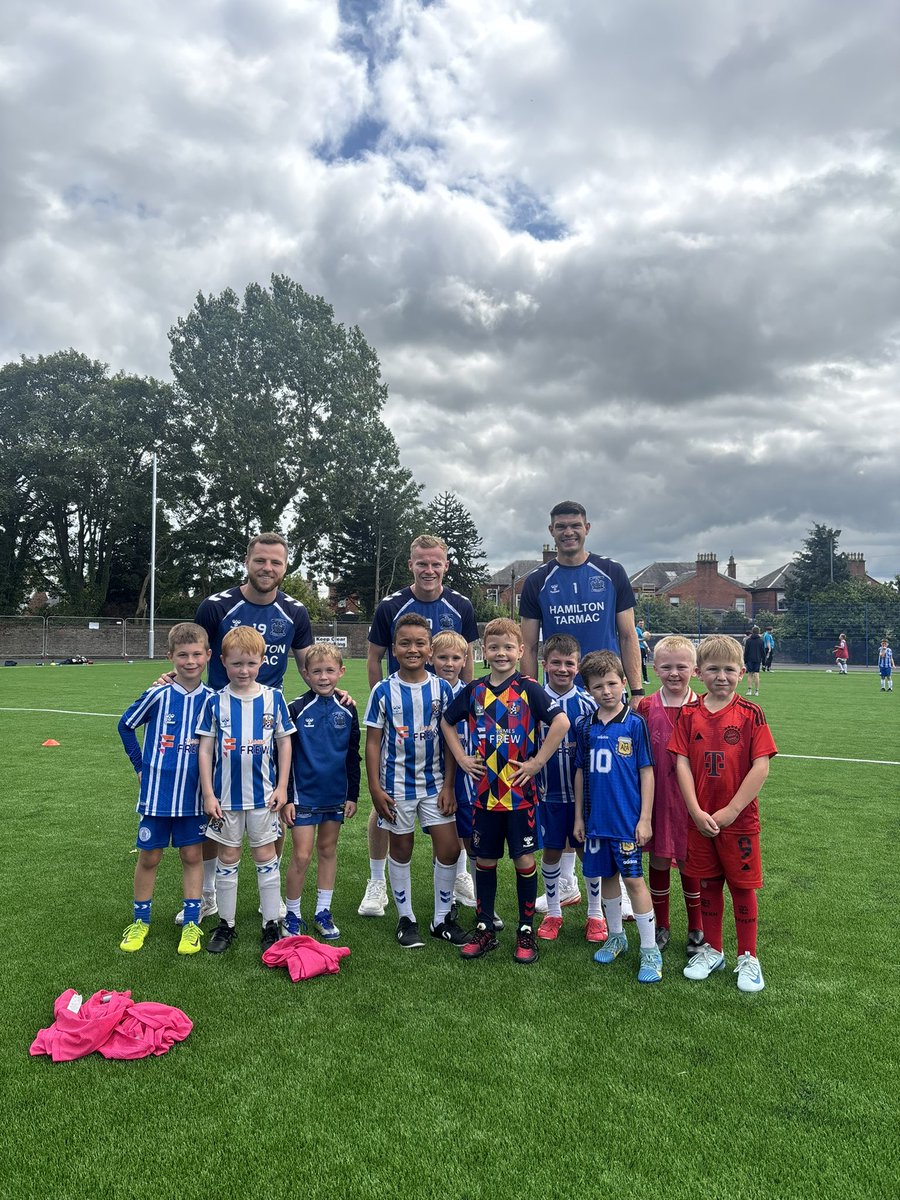 KillieCommunity's tweet image. 📸 Today’s Special Visitors!
Our Summer Programme participants were treated to a fantastic surprise as Bruce Anderson, Scott Tiffoney & Max Stryjek stopped by to join in the fun! ⚽