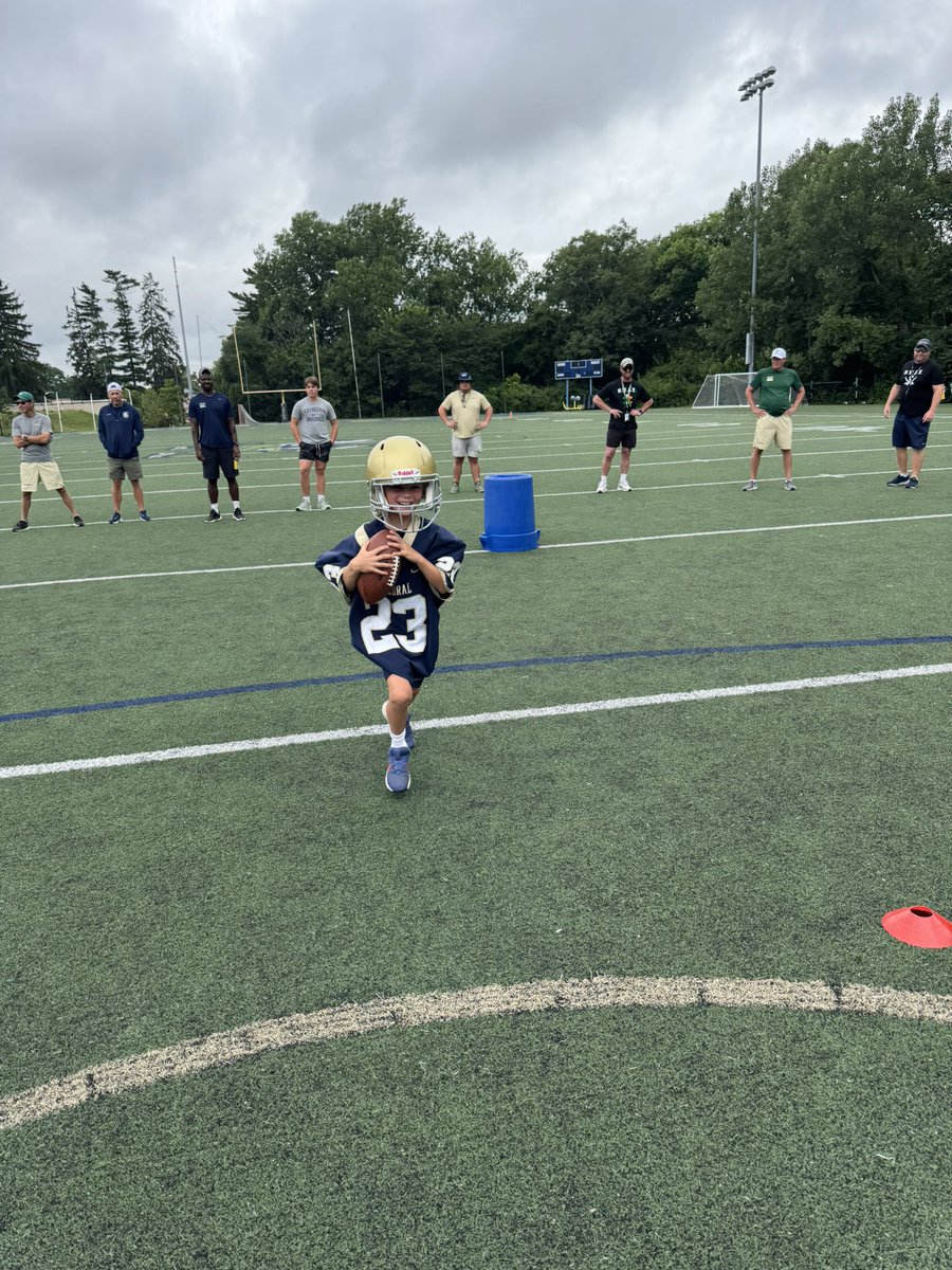 CathedralFBall's tweet image. Great week of 120+ future ☘️🏈 student athletes at camp!