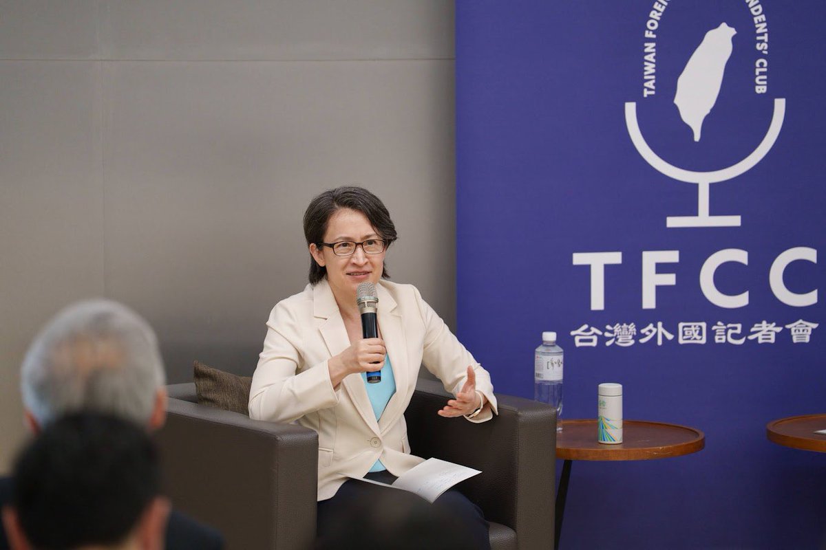 TaiwanFCC's tweet image. On Friday, the Taiwan Foreign Correspondents’ Club hosted Vice President Hsiao Bi-khim @bikhim for an exclusive briefing. She spoke about issues such as the threats and coercion Taiwan faces, tariffs, semiconductors, and building resilience. The event was chaired by @tchau01.