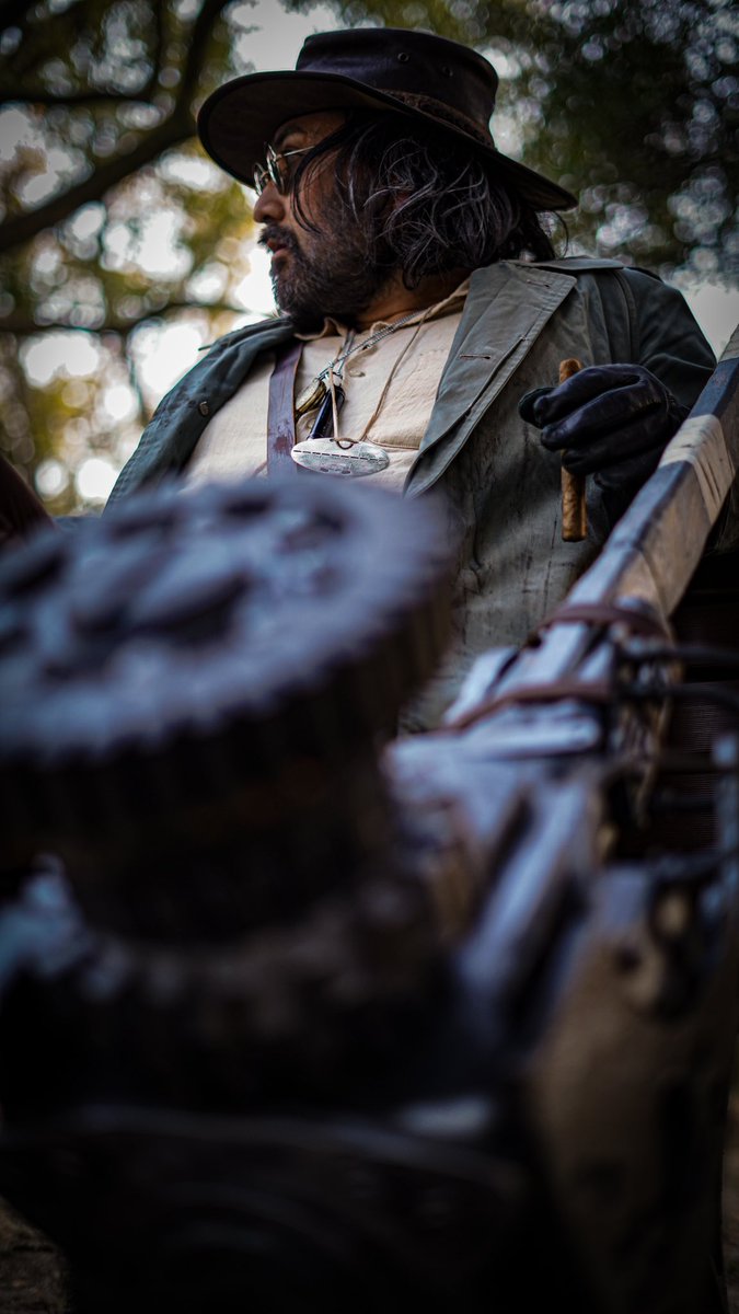 minocos0514's tweet image. 早くイーサンこねーかなー。
【⚠️Cosplay/コスプレ】
カール・ハイゼンベルク
Karl Heisenberg
バイオハザード ヴィレッジ
Resident evil VILLAGE
#REBHFun