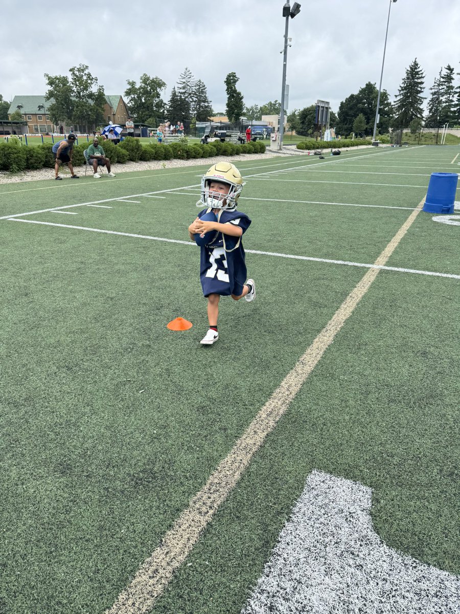 CathedralFBall's tweet image. A week of fun and competition (fastest youth campers below) while learning how to play the game! ☘️🏈