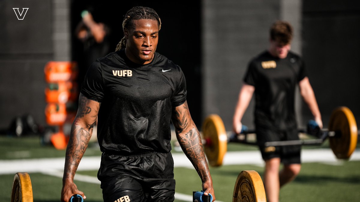 Vanderbilt Football (@vandyfootball) on Twitter photo Rise and work 💪 Rise and work 💪
