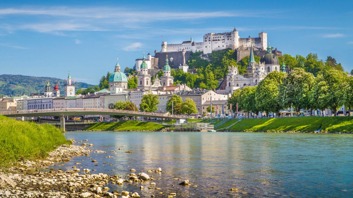 weather2travel's tweet image. SalzburgerLand is Austria’s year-round adventure playground, boasting ski resorts, stunning trails, &amp;amp; adrenaline-pumping activities galore. Here are some of the best things to do weather2travel.com/blog/all-year-… @benwestwriter