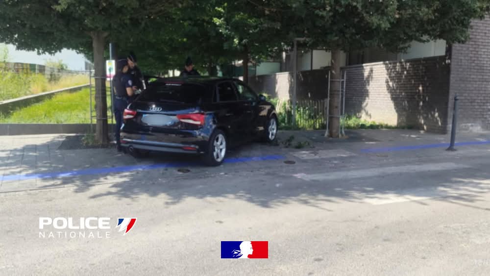 PoliceNat59's tweet image. #Protéger | Dans le cadre des opérations de sécurisation menées quotidiennement sur le territoire, une nouvelle intervention a eu lieu aujourd'hui à #roubaix. En 1h30,
- 15 individus contrôlés
- 1 verbalisation pour détention de stupéfiants
- 5 verbalisations pour stationnement
