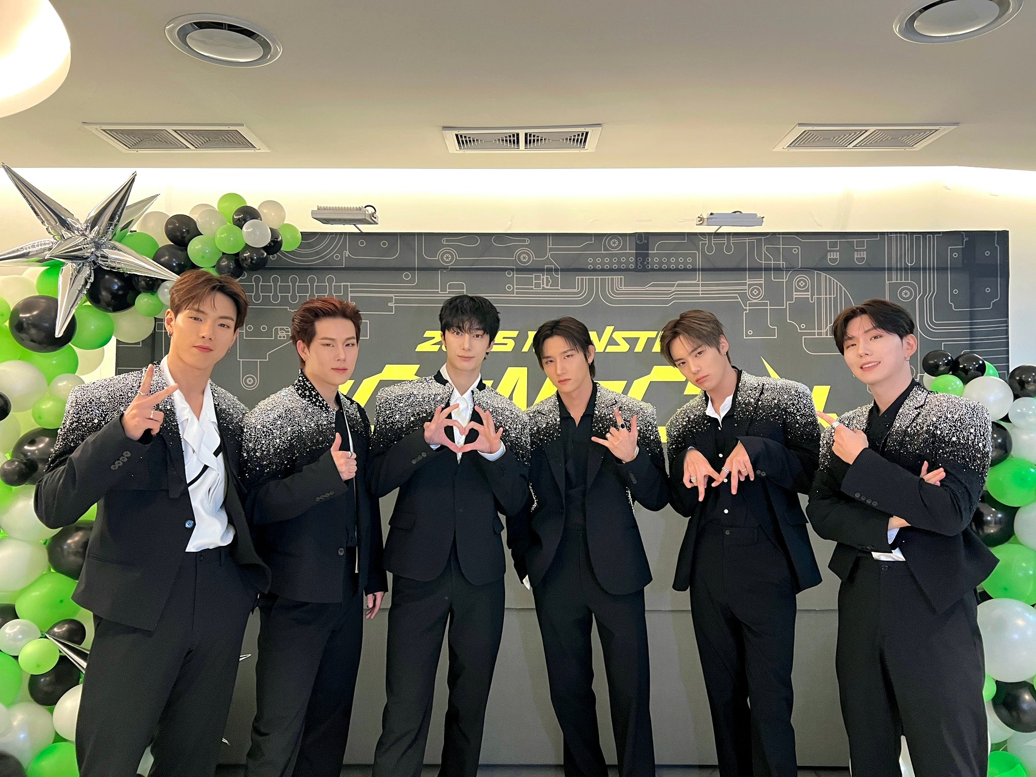 MONSTAX  モンスタエックス　モンベベ　まとめ売り　●※バラ売り不可 MONSTAX モンスタエックス モンベベ まとめ売り ○※バラ売り不可