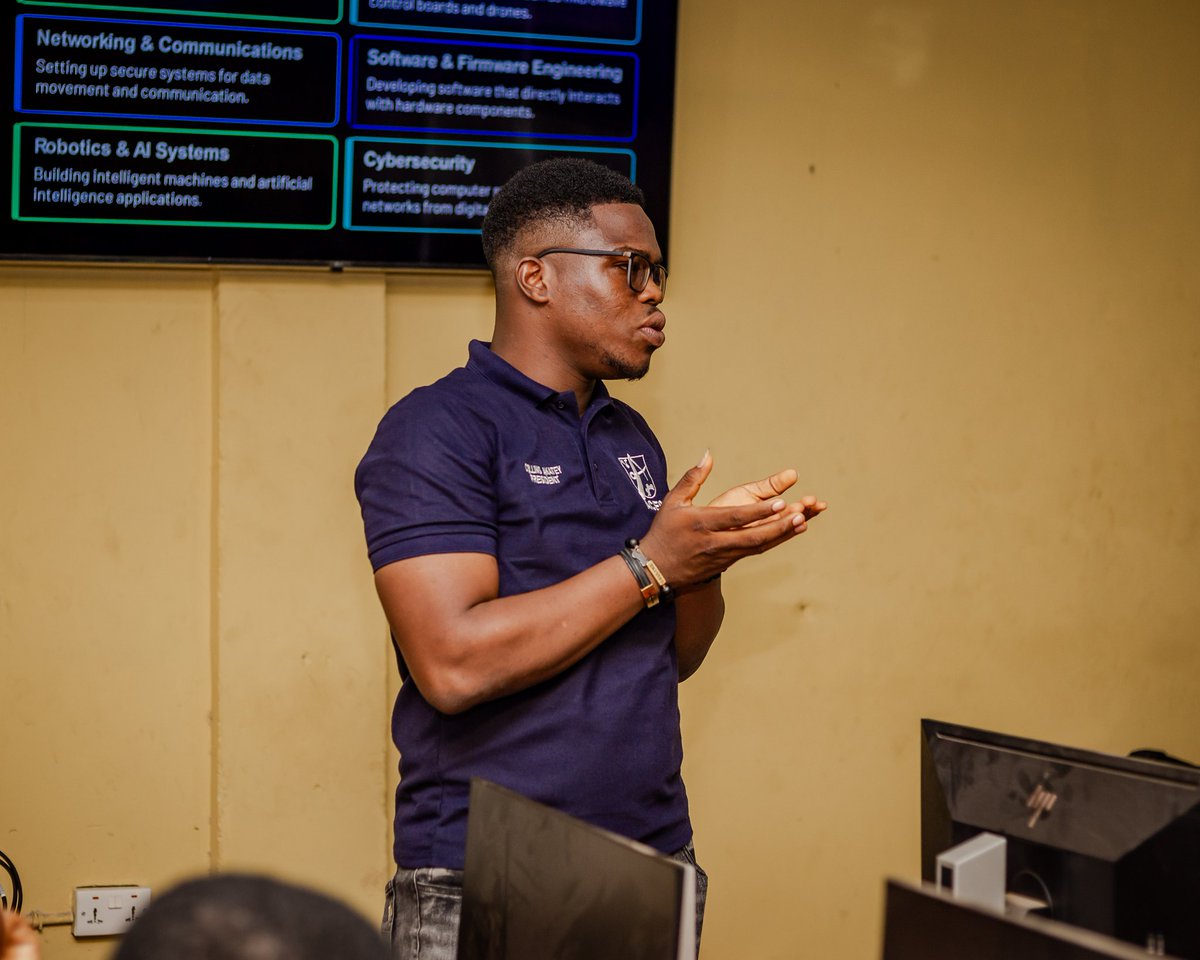 AcesKnust's tweet image. Just wrapped up an epic educational visit to Asanteman SHS ๐ฅโ
Our President Akatey Collins crushed it with an insightful presentation on Computer Engineering - benefits, opportunities & more ๐ค๐ก
Massive outreach, massive impact ๐ #ComputerEngineering #STEMeducation