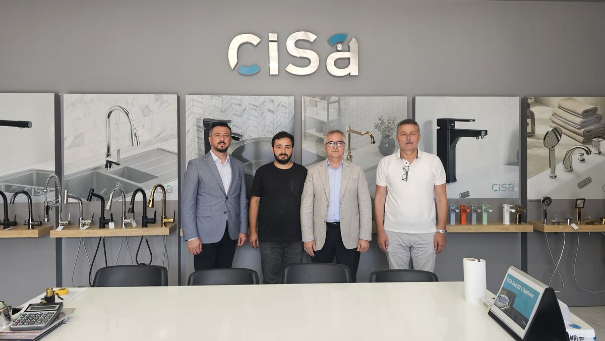 Sektöründe güçlü bir marka olan üyelerimizden Cisa Armatür ü,Genel Başkan Yardımcımız Sayın Abdülkadir ÇINAR,Müsiad Almanya Hessen Bölge Başkanımız Sayın Muhsin KIDIK'la Beraber ziyaret ettik.
Üyemize göstermiş olduğu samimi ev sahipliğinden ötürü teşekkür ederiz...