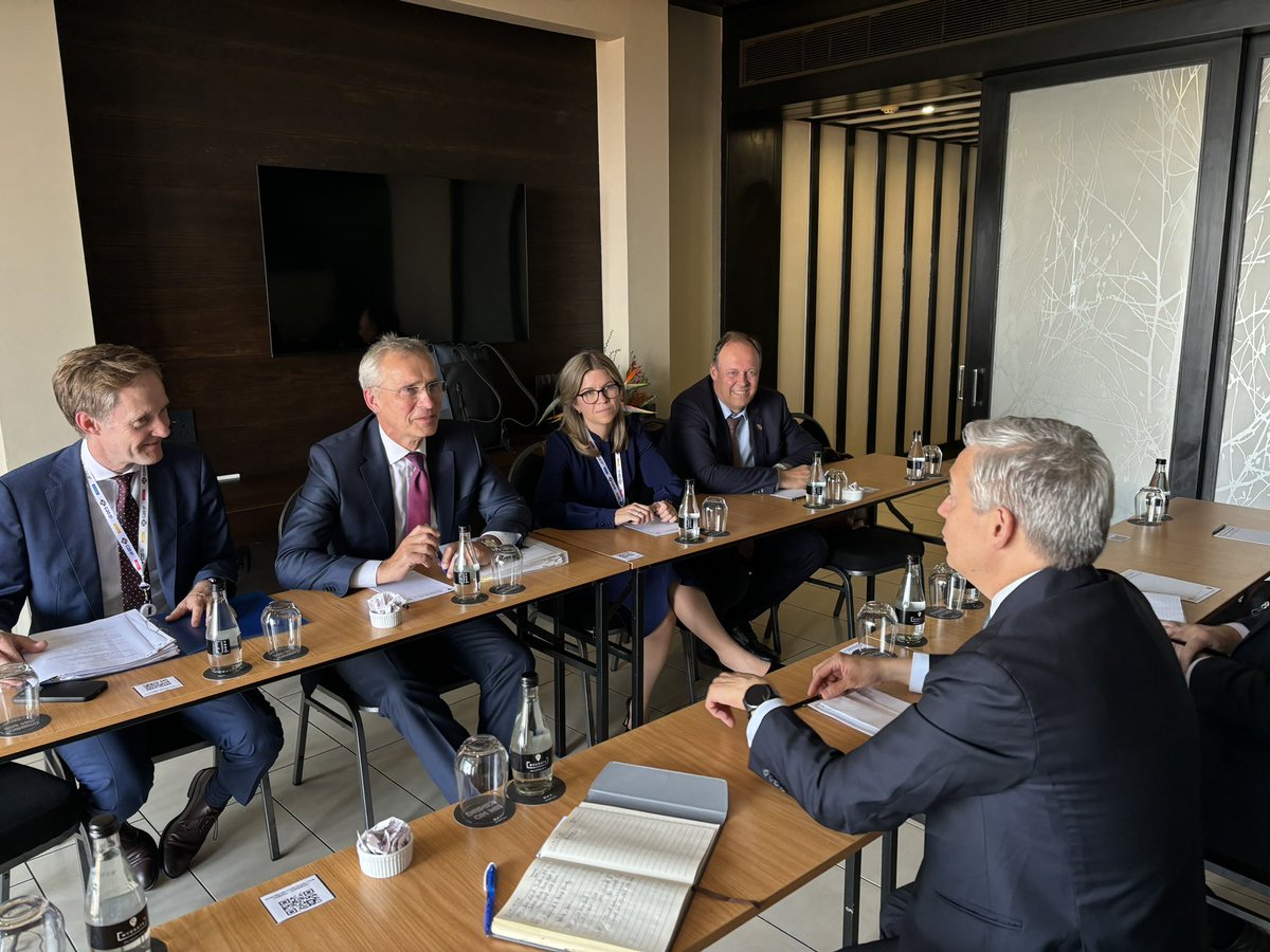 FP_Champagne's tweet image. Avec ses partenaires du G20, le Canada est prêt à relever les défis mondiaux, de la résilience économique à la croissance durable. Nous sommes reconnaissants de l'esprit de collaboration et de la vision commune qui nous animent.