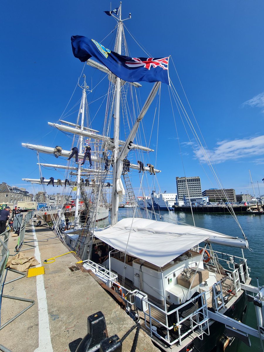 RNinScotland's tweet image. A warm welcome to the Sea Cadets ship - TS Royalist @SeaCadetsUK who have arrived into #Aberdeen for #TallShips2025 👋
