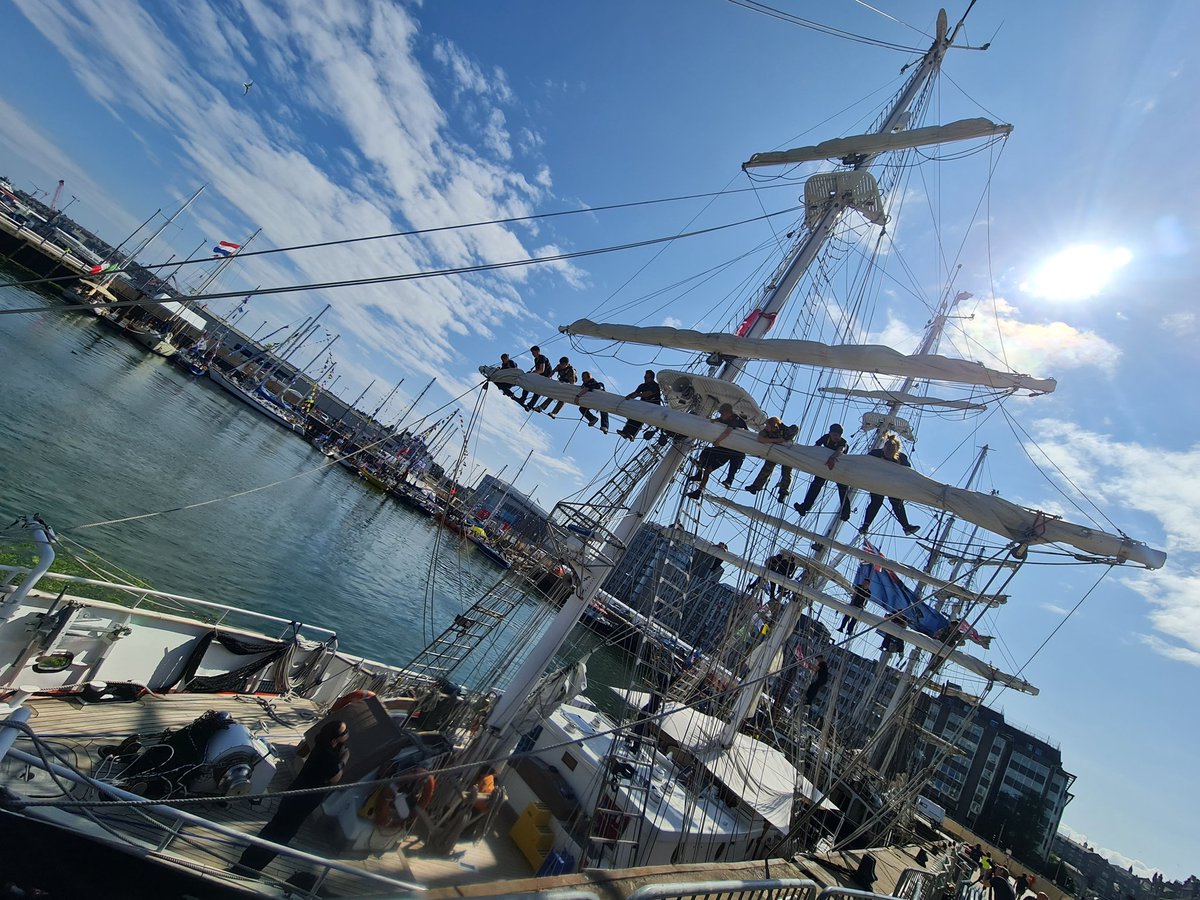 RNinScotland's tweet image. A warm welcome to the Sea Cadets ship - TS Royalist @SeaCadetsUK who have arrived into #Aberdeen for #TallShips2025 👋