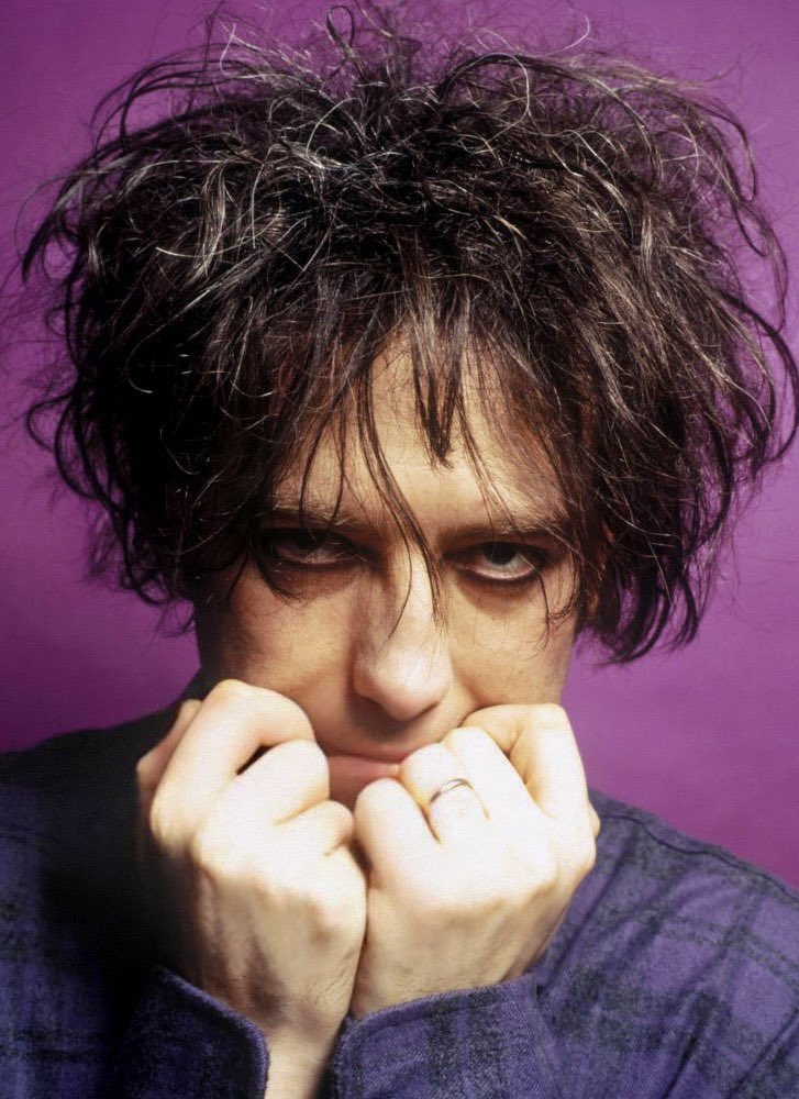 thecureverse's tweet image. #RobertSmith photographed by Mike Diver, 1996.