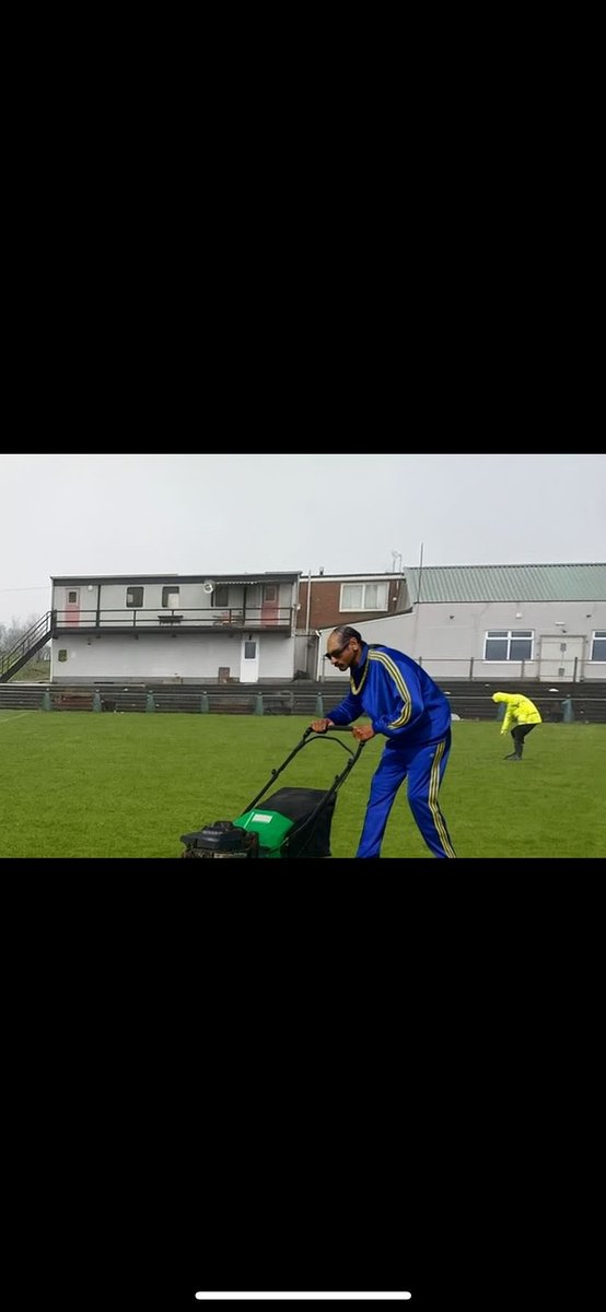 Snoop dog already giving back to the local community. Came up to <a href="/Bonymaenrugby/">Bonymaen RFC</a> earlier to help with the pitch maintenance.