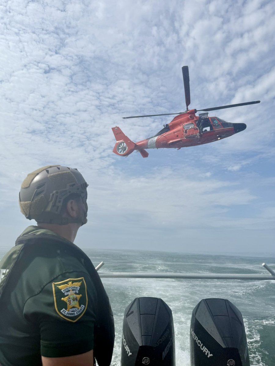 TeamSJSO's tweet image. This week, #TeamSJSO joined the St. Augustine Fire Department, @SJCFireRescue, @ccsofl, and the @USCG for helicopter hoist training.
These multi-agency exercises strengthen coordination between agencies and emergency response efforts.