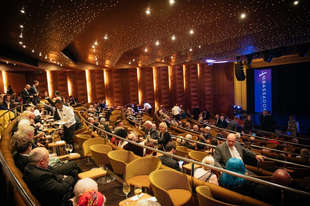 BarnesCoaches's tweet image. NEW TOUR FEATURE! 🚍⤵️
New to cruising? Check out our mini cruise, the perfect cruise-taster short break! 🚢⤵️
📍Mini Cruise to Zeebrugge
📅Sat 4th April 2026
💷3 Days: From £299pp
Full Board on boat with ‘70’s’ Entertainment 🕺🪩
➡️ VIEW TOUR > barnescoaches.co.uk/itineraries/88…