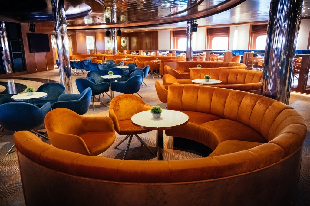 BarnesCoaches's tweet image. NEW TOUR FEATURE! 🚍⤵️
New to cruising? Check out our mini cruise, the perfect cruise-taster short break! 🚢⤵️
📍Mini Cruise to Zeebrugge
📅Sat 4th April 2026
💷3 Days: From £299pp
Full Board on boat with ‘70’s’ Entertainment 🕺🪩
➡️ VIEW TOUR > barnescoaches.co.uk/itineraries/88…