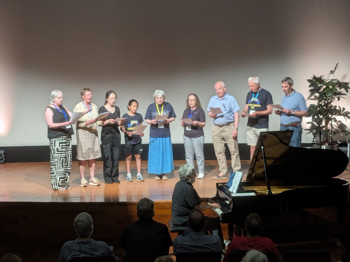 msmathcomp's tweet image. The @BridgesMathart conference finishes with the traditional &quot;informal music night.&quot; Here, the conference participants take the stage and show their (musical) talents. All instruments, styles, and levels of musical professionalism are welcome!🪈🎶🪕
