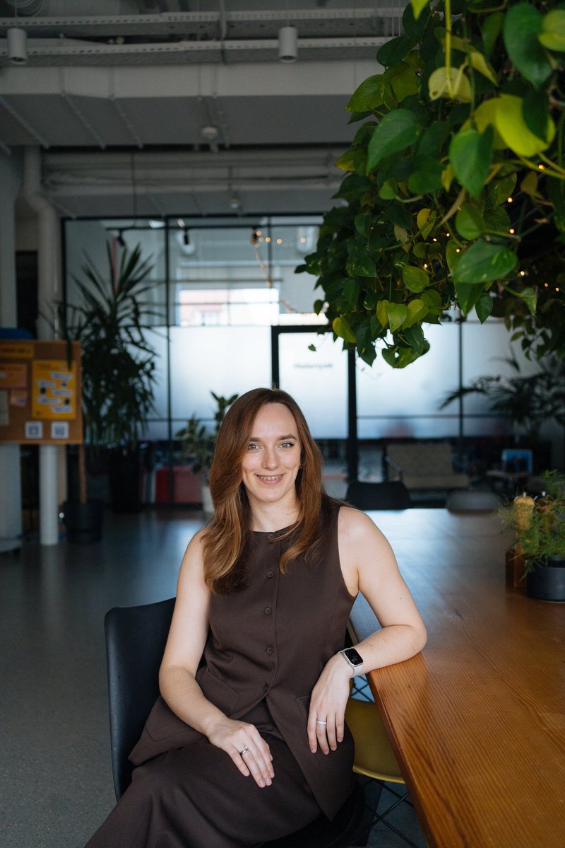 m_i_yatsenko's tweet image. Normally, when you start a new job, you have your first coffee, post “I’m thrilled to announce I’m stepping into a new role…” and spend the whole day replying to reactions.
But when you change roles at @centrifuge, you just take a breath between shipping and go, “oh btw, I’m…