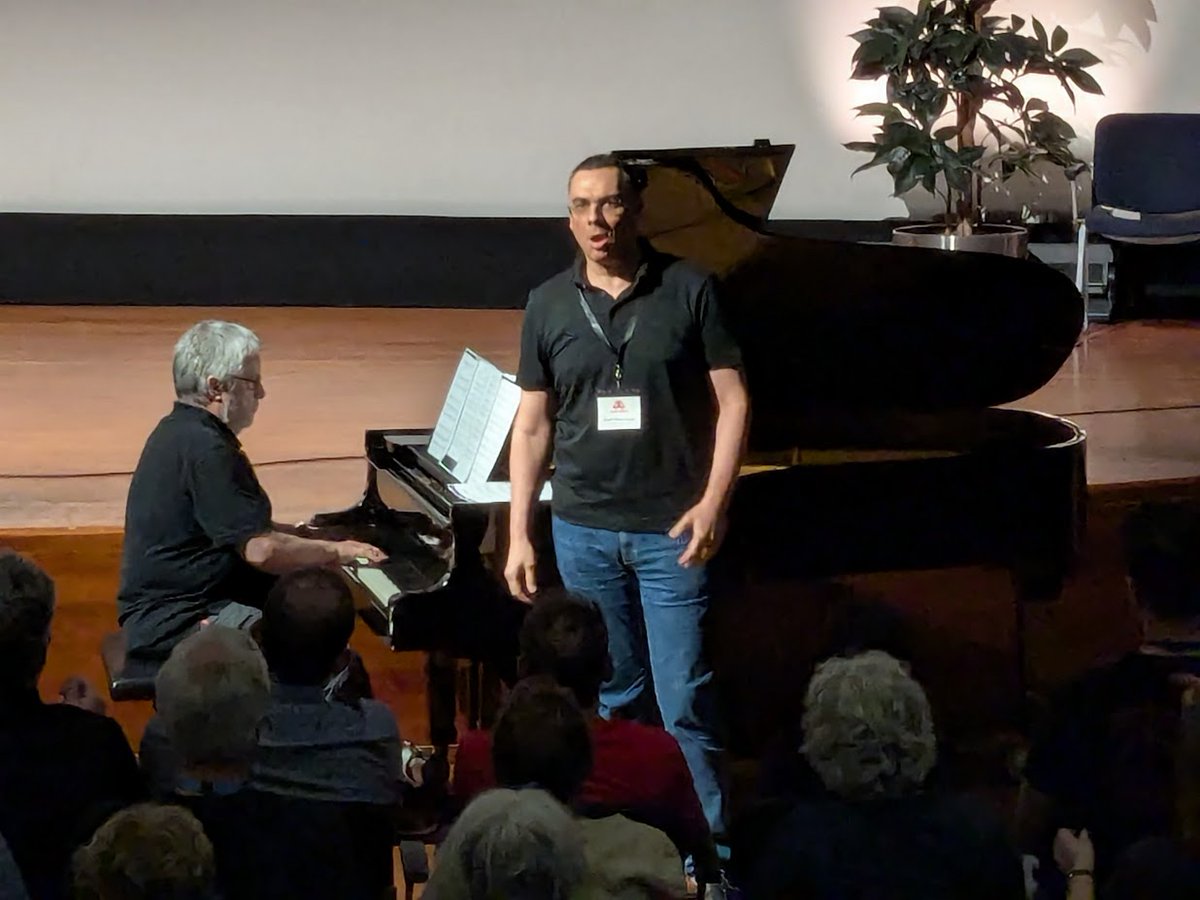 msmathcomp's tweet image. The @BridgesMathart conference finishes with the traditional &quot;informal music night.&quot; Here, the conference participants take the stage and show their (musical) talents. All instruments, styles, and levels of musical professionalism are welcome!🪈🎶🪕
