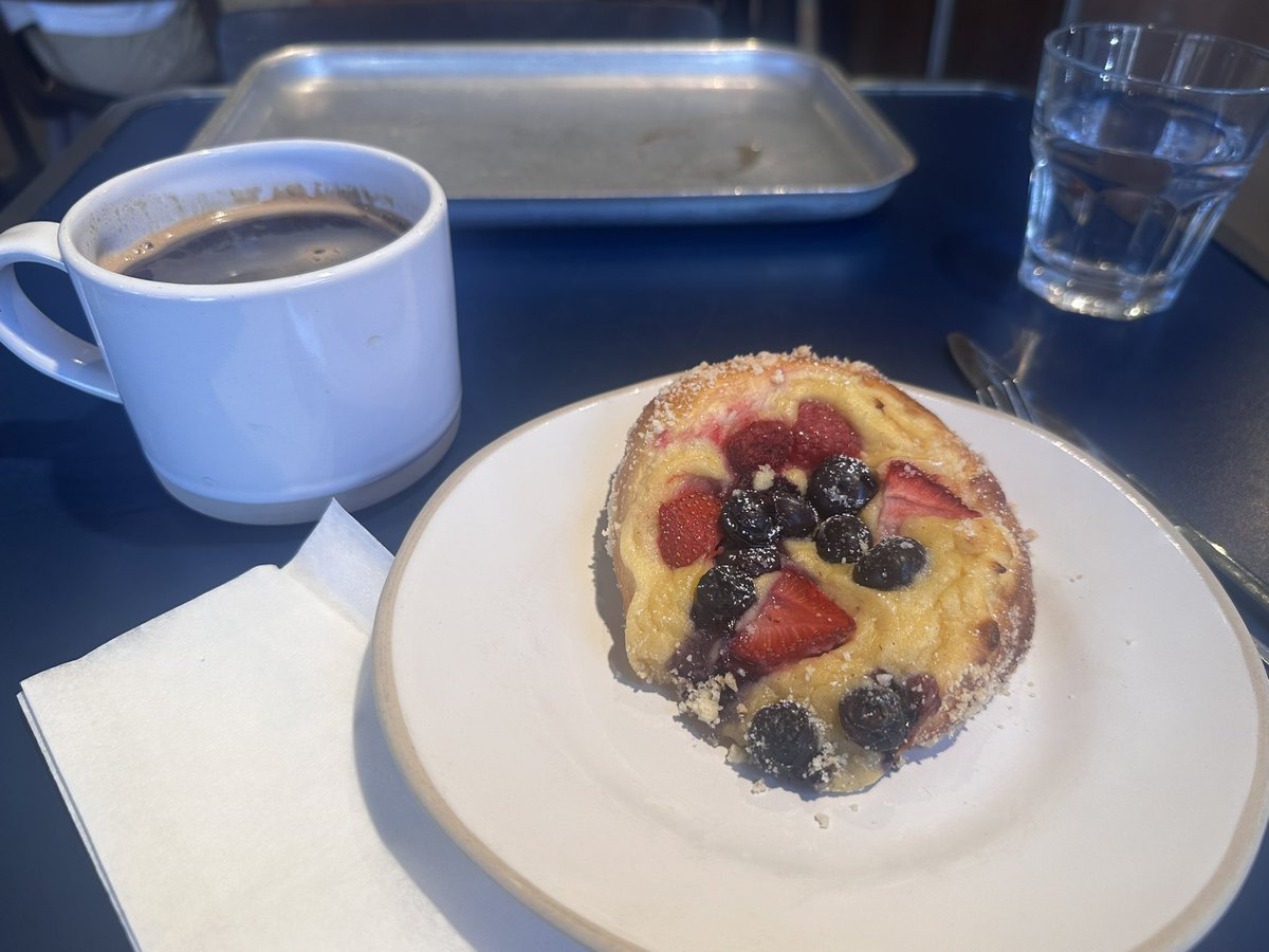 MikkiFL's tweet image. Today I went for my smear test. It was not fun, but it was over quickly.
And afterwards I treated myself to a nice bun.
If you’ve been putting it off - eat the frog and book it now!
#GetScreened #cervicalcancer