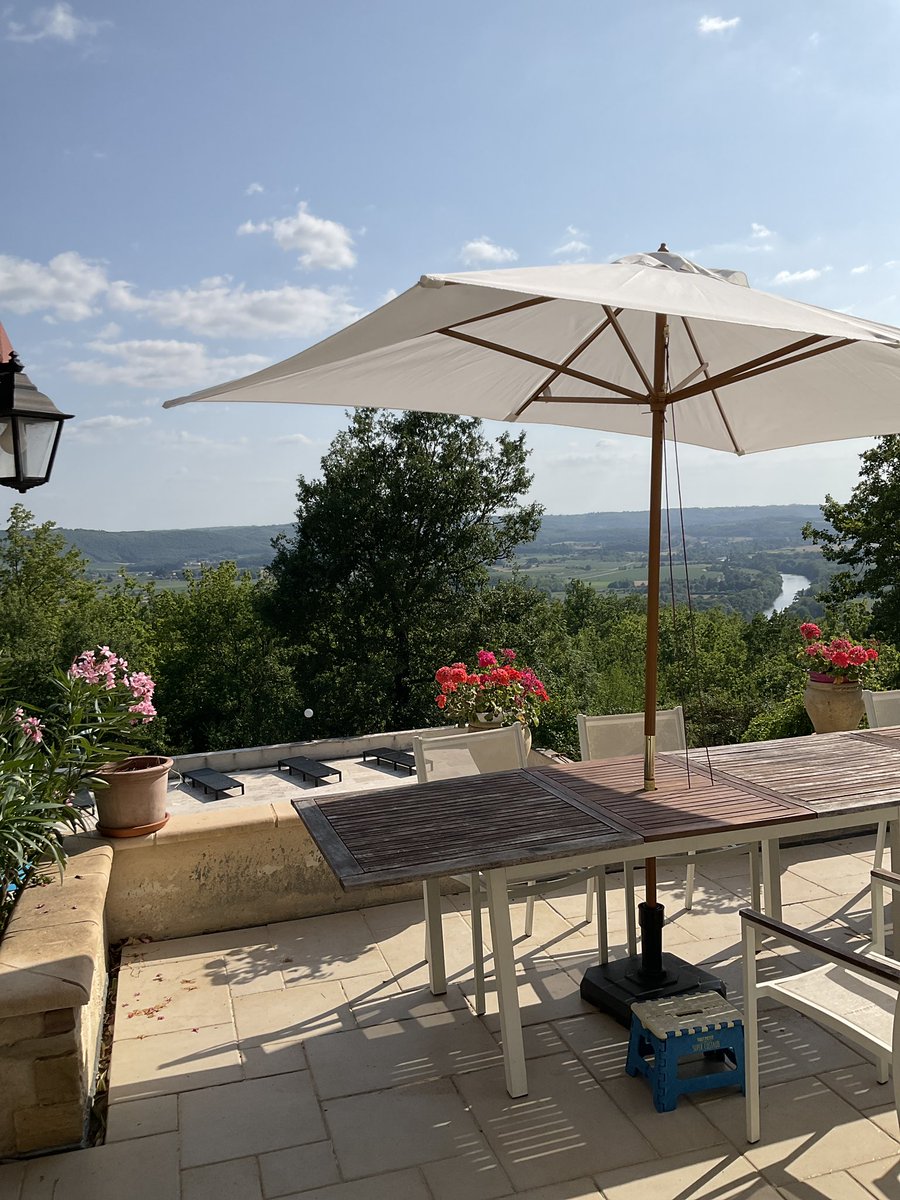 Judith Nash tweet media