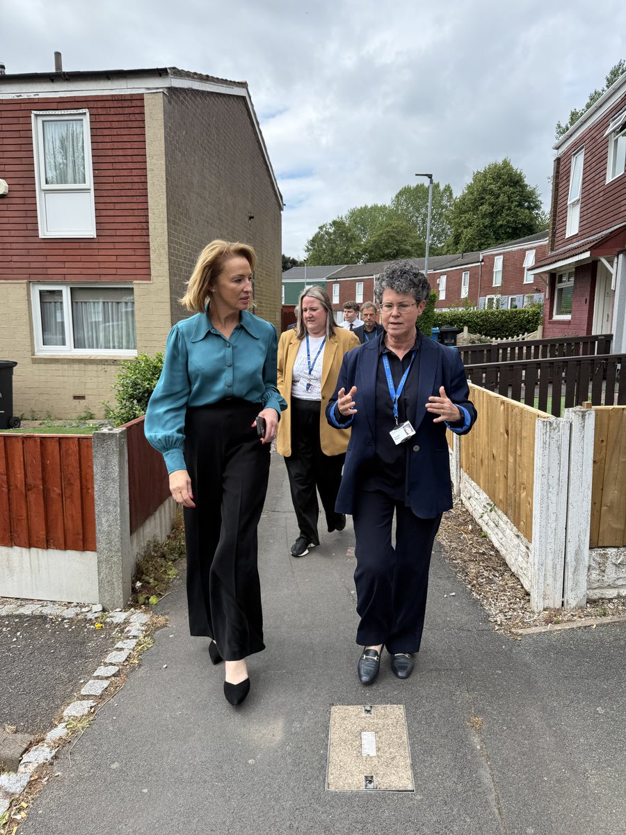 SarahForRuncorn's tweet image. I had a fantastic meeting and tour with Onward Homes today, visiting two of their sites in the constituency. It was great to see first-hand the impressive work they’re doing to improve housing for local residents and deliver much-needed affordable homes across Runcorn and Helsby.…