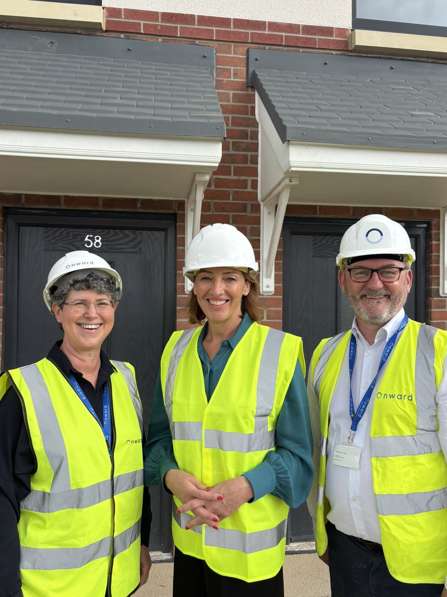 SarahForRuncorn's tweet image. I had a fantastic meeting and tour with Onward Homes today, visiting two of their sites in the constituency. It was great to see first-hand the impressive work they’re doing to improve housing for local residents and deliver much-needed affordable homes across Runcorn and Helsby.…