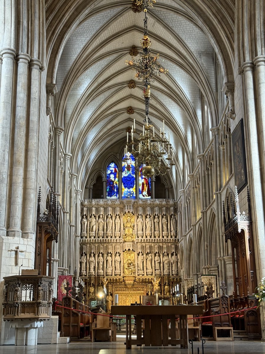 Southwark Anglican Cathedral is sumptuous in every way.  It is a centre of peace for a City visitor, such as me.