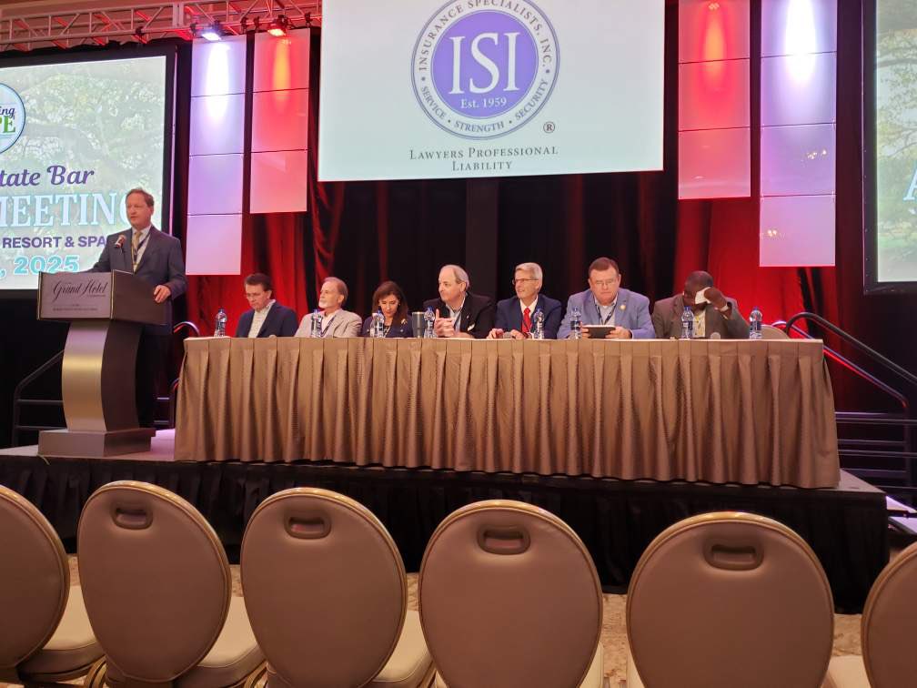 GregoryCook's tweet photo. Honored to have the opportunity to speak on a panel with 7 other justices today at @AlabamaStateBar meeting and then speak on a panel on appellate law with Eleventh Circuit Chief Judge Bill Pryor and Marc Ayers.  The Alabama Bar has put on a great meeting. https://t.co/JUbKyn7Ygq