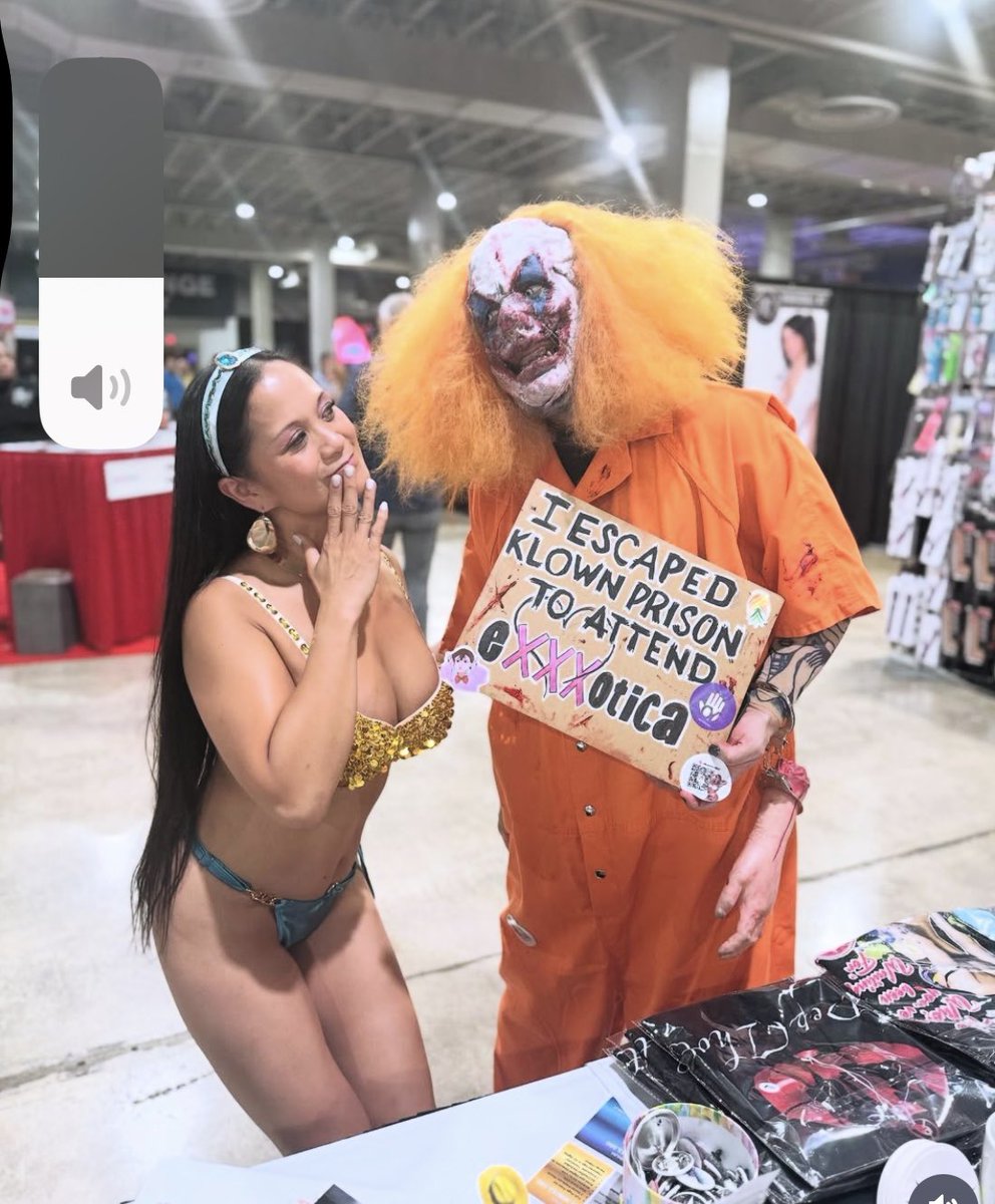 Omg 😱 Crazy 😜 Poses with this Scary 🫣 Costume ! Loved it 🥰 

@exxxotica 
Miami