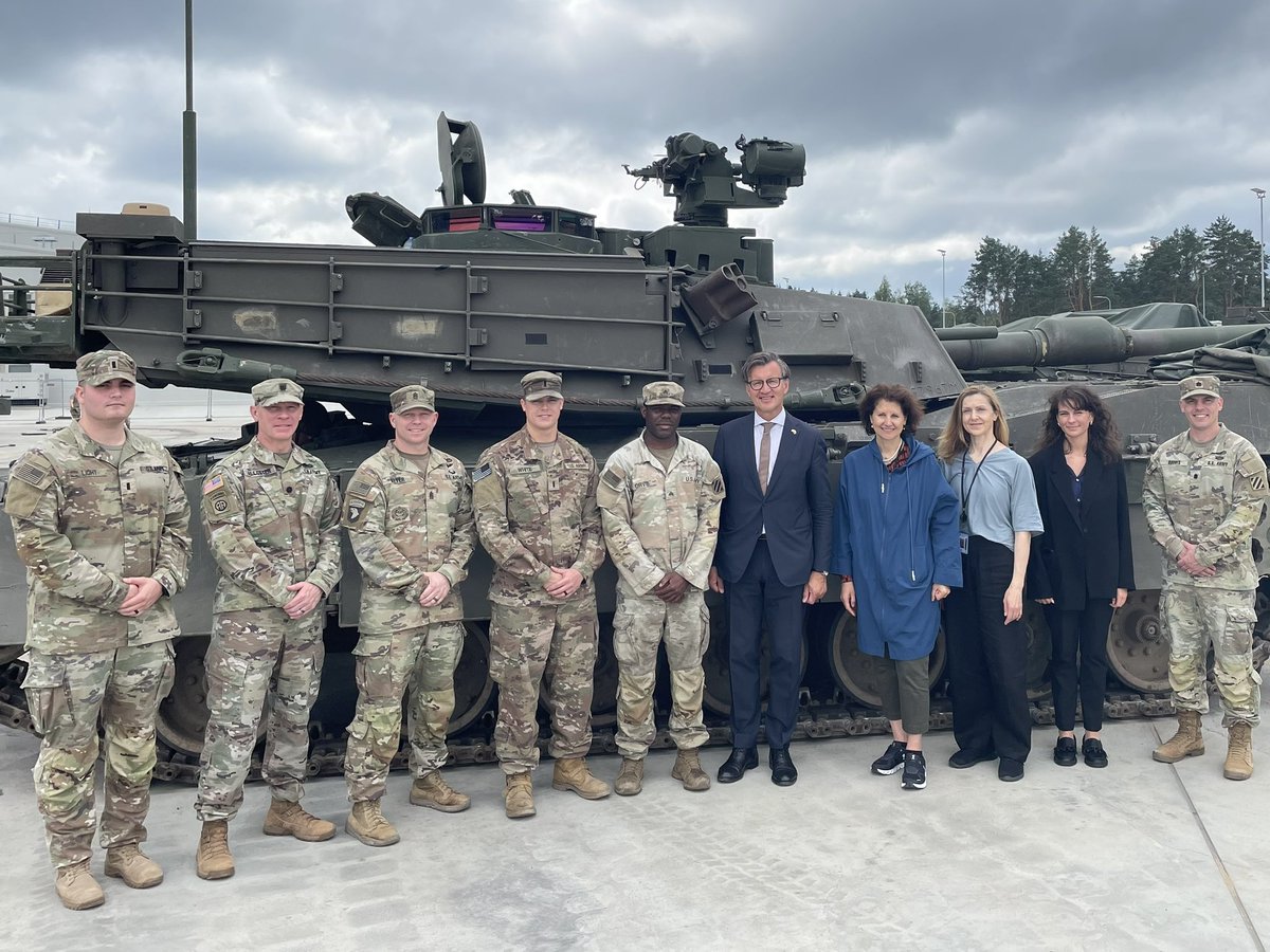 varvuolis's tweet image. A highly symbolic visit today, in good company of fellow colleagues, to the US military contingent at #CampHerkus in #Pabradė, before the start of my mission across the Atlantic. A great sense of purpose, Allied solidarity and an ironclad friendship between 🇱🇹 & 🇺🇸 @LithuaniaMFA