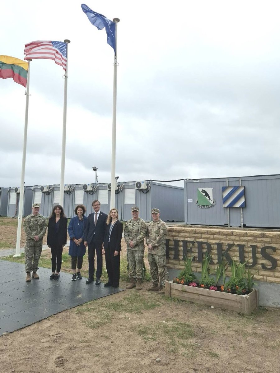 varvuolis's tweet image. A highly symbolic visit today, in good company of fellow colleagues, to the US military contingent at #CampHerkus in #Pabradė, before the start of my mission across the Atlantic. A great sense of purpose, Allied solidarity and an ironclad friendship between 🇱🇹 & 🇺🇸 @LithuaniaMFA
