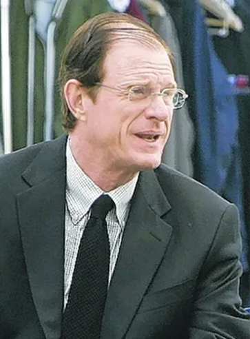 cnicolinio's tweet image. #DavidBoies es un destacado abogado estadounidense con una muy exitosa carrera. En dramas televisivos, sin embargo, ha aparecido dos veces y en ambas termina perdiendo. Primero en #Recount (interpretado por #EdBegleyJr.) y después en #TheDropout (interpretado por #KurtwoodSmith).