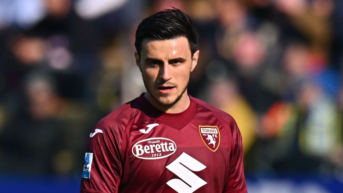MondoToro_net's tweet image. 🚧 #Elmas spinge per tornare al #Torino. Il macedone è l’obiettivo per la fascia sinistra, ma il #Lipsia chiede 17 milioni: troppi per il #Toro. I granata sperano di abbassare le pretese. Operazione che potrebbe sbloccarsi a fine mercato.
