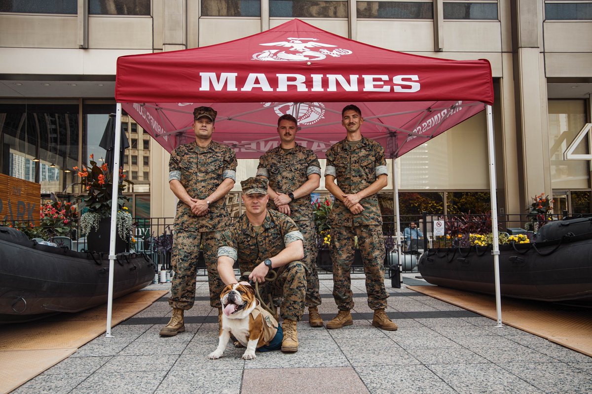 Marines at Marine Week Chicago held a static display for public participation and conducted a closing ceremony for the community that featured performances from the Marine Corps Band. (U.S. Marine Corps photos by Cpl. Sarah Grawcock)

#mcrc #marineweek #recruiting #marinecorps
