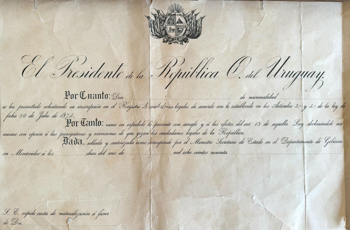 Hoy recordamos la Jura de la Constitución de 1830.

Aquella Constitución original trataba a todos los ciudadanos por igual, naturales y legales, sin distinción alguna. Sin discriminación. Sin ciudadanía de segunda clase. Sin negarles la nacionalidad a los ciudadanos legales.

Las