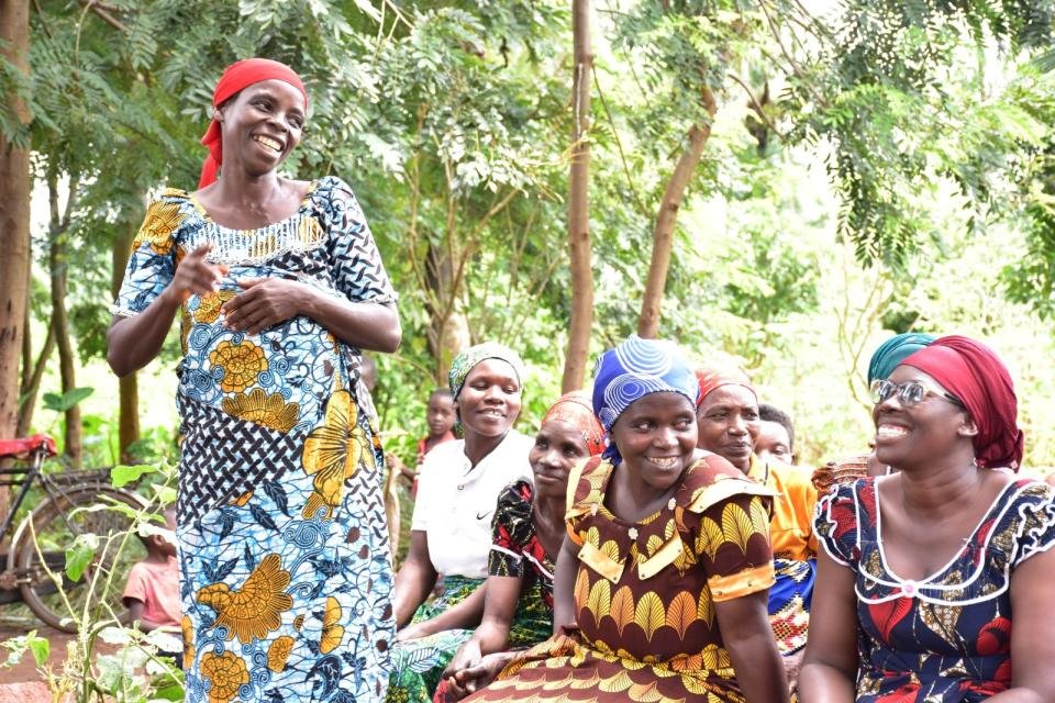 UNPeacebuilding's tweet image. 🇧🇮In the hills of Karonda, a small town in Southern Burundi, women who once stood on the margins of society, silenced by conflict, displacement, or gender-based violence, have become architects of peace.
Read the full story here: un.org/peacebuilding/…