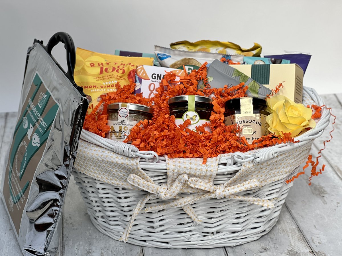 BasketsGalore's tweet image. Today's Gift Basket Of The Day is the ''Perfect on the Palate Gift Basket" 馃
ow.ly/FCi150WoekG
Follow & RT to enter #prize draw to #win a Gift Basket.
More info via our blog.
#dailydispatch #gifts #competition #giftbasketsrule #cheeseygifts #savourygiftbaskets
