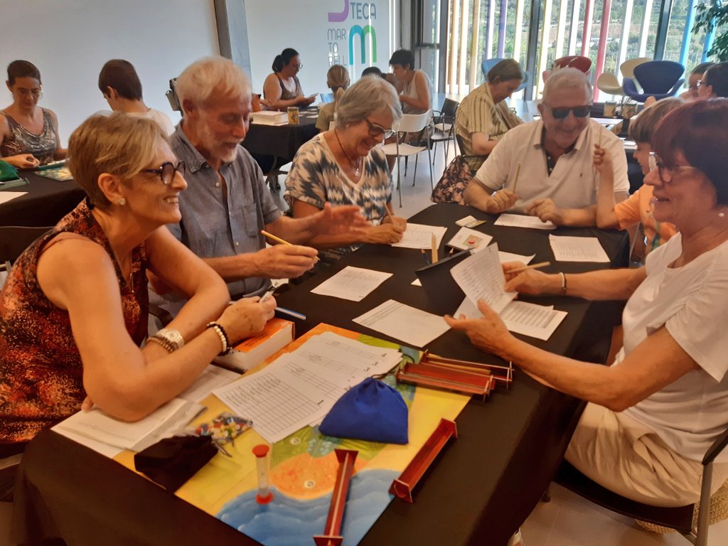 Hem estrenat la sessió de "Jocs de taula amb la llengua a la Biblioteca" amb l'Scrable, el Sisset, el Setsis, el Vuitdeu, l'Scatergories i dos jocs del Verbàlia (el Xavalograma i el Cleptosíl•lab). L'acte ha comptat amb la participació de famílies i adults.
<a href="/AjuntaMartorell/">Ajuntament de Martorell</a>