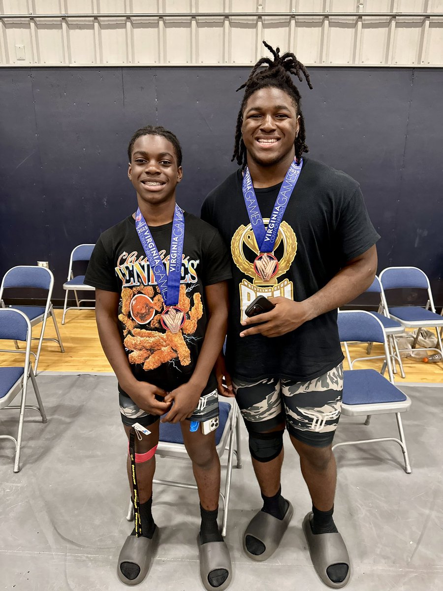 Easmith08's tweet image. Battled at Virginia Commonwealth games…Me and lil bro came away with some hardware #bronze #offseasongrind
@RawMeat_FB @VaJagsPrez