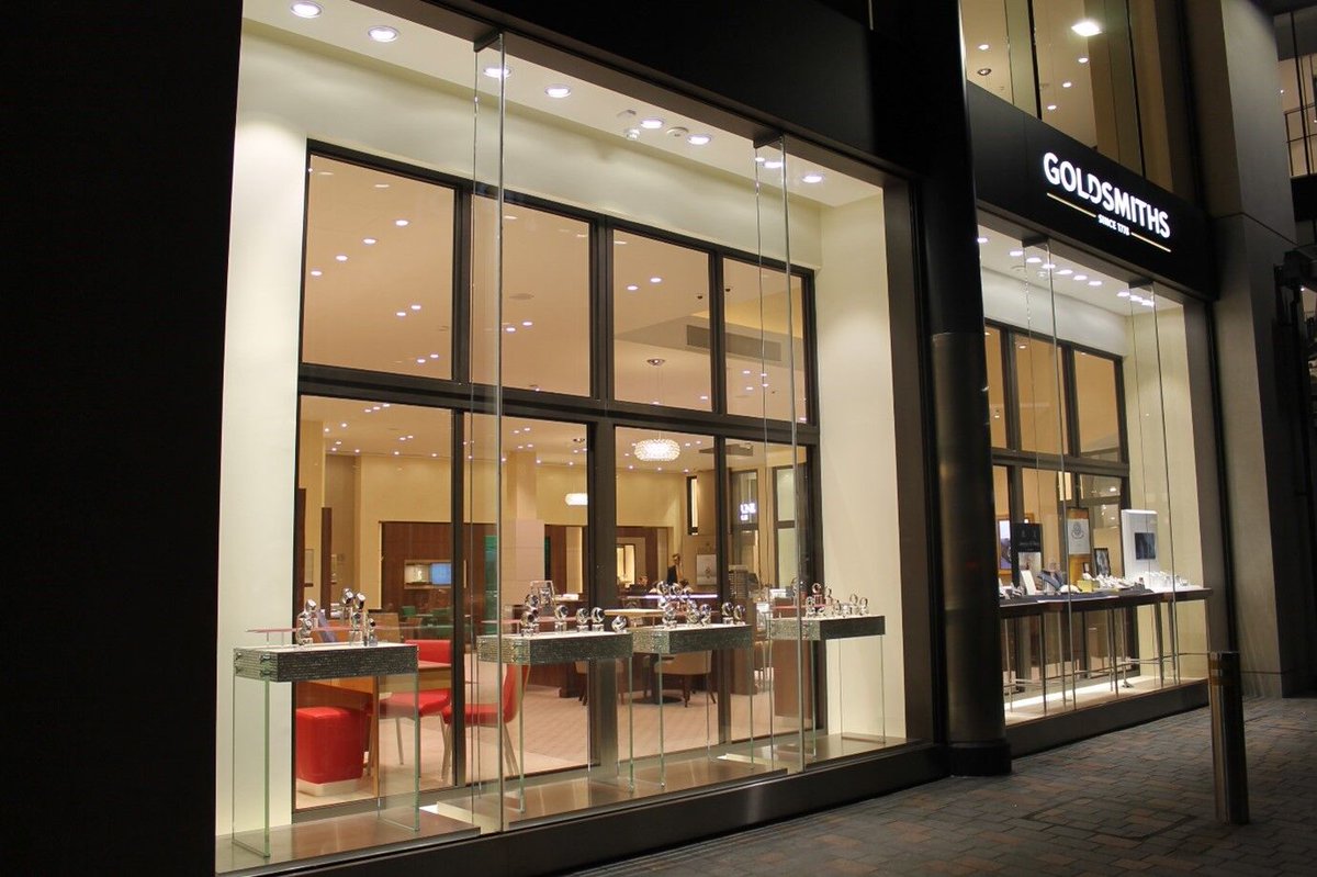 ESG creates architectural glazing solutions for curtain walling and bespoke shopfronts which combine technical precision with aesthetic excellence.
Learn more: bit.ly/3MraFBA
#ArchitecturalGlazing #CommercialDesign #GlazingSolutions #BuildingExteriors #ESGGlass