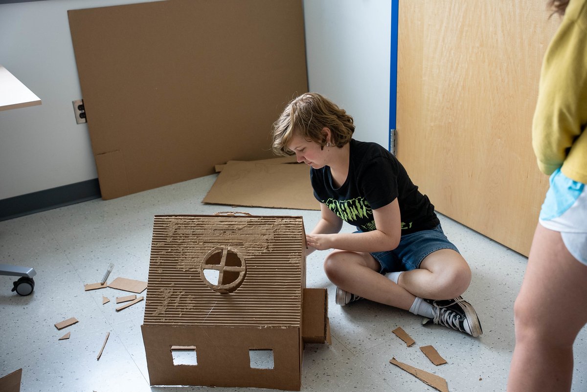 BaltCoPS's tweet image. 🎨 Behind the scenes at BCPS Summer Art Enrichment Camp!
Flickr Album ➡️ flic.kr/s/aHBqjCm5Ae